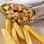Shawarma de shish taowk (frango) + batata frita